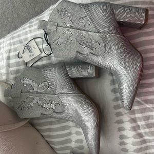 Diamond cowboy boots